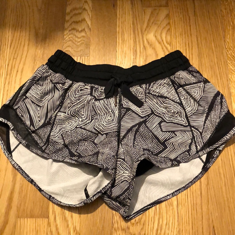 Lululemon hotty hot short
